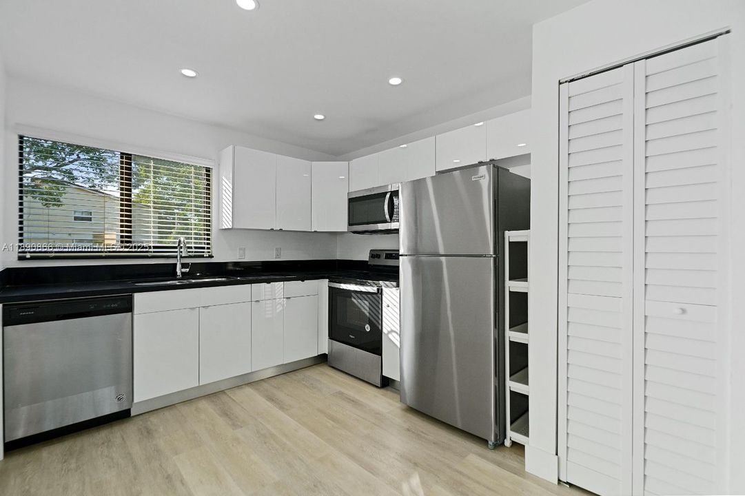 Недавно арендовано: $3,200 (3 спален, 2 ванн, 1650 Квадратных фут)