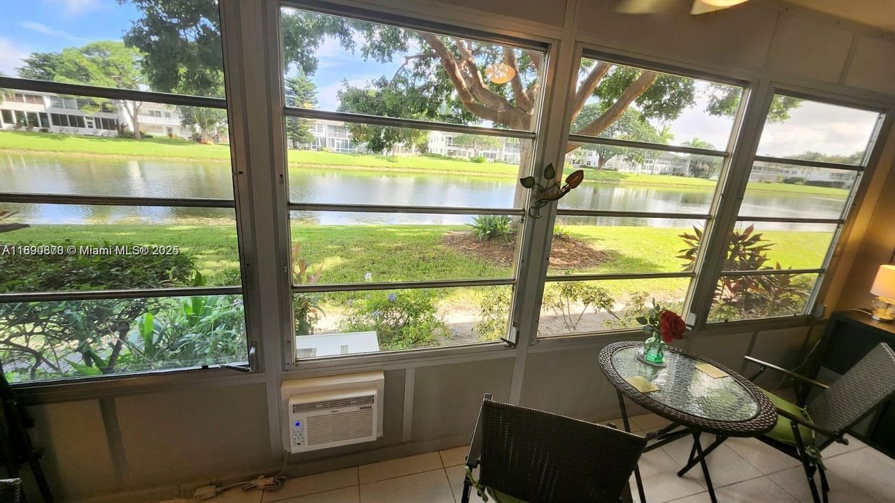 На продажу: $109,000 (1 спален, 1 ванн, 708 Квадратных фут)