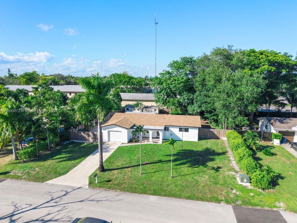 Active With Contract: $550,000 (3 beds, 2 baths, 1664 Square Feet)