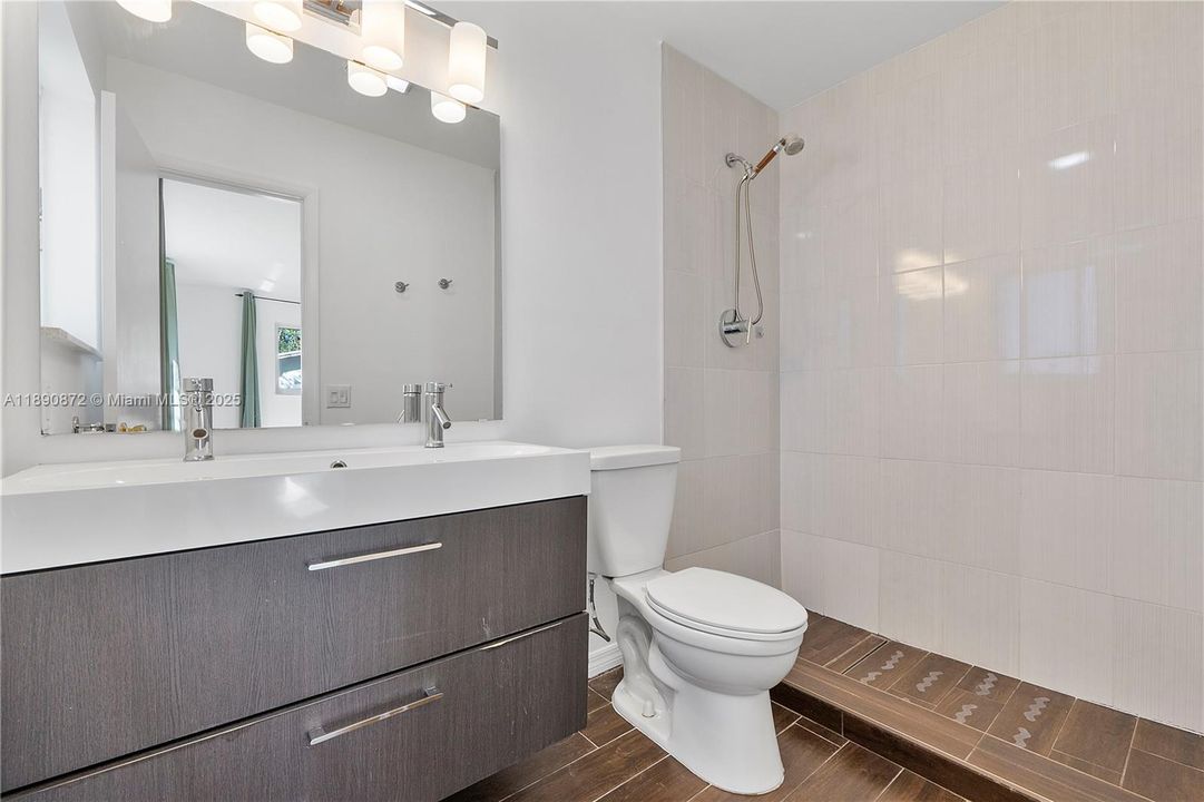 Active With Contract: $550,000 (3 beds, 2 baths, 1664 Square Feet)