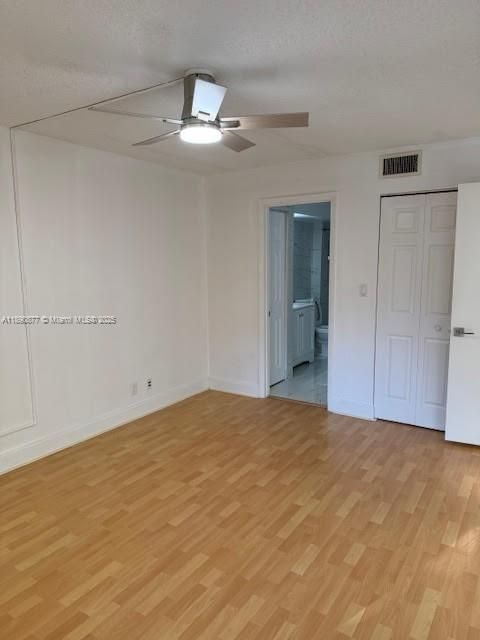 合同活跃: $2,125 (2 贝兹, 2 浴室, 936 平方英尺)