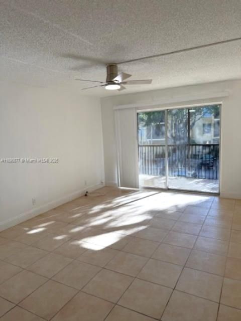 合同活跃: $2,125 (2 贝兹, 2 浴室, 936 平方英尺)