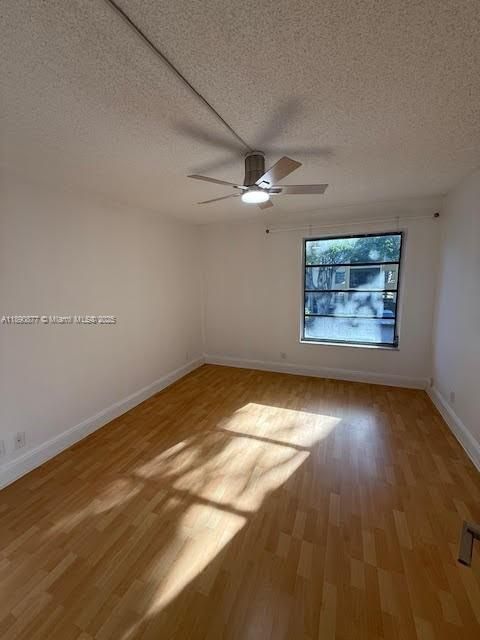 合同活跃: $2,125 (2 贝兹, 2 浴室, 936 平方英尺)