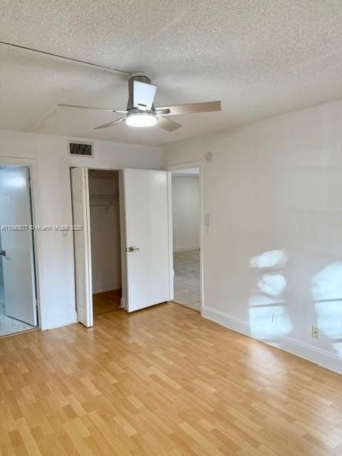 合同活跃: $2,125 (2 贝兹, 2 浴室, 936 平方英尺)