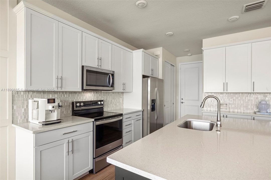 For Rent: $4,500 (3 beds, 2 baths, 1774 Square Feet)