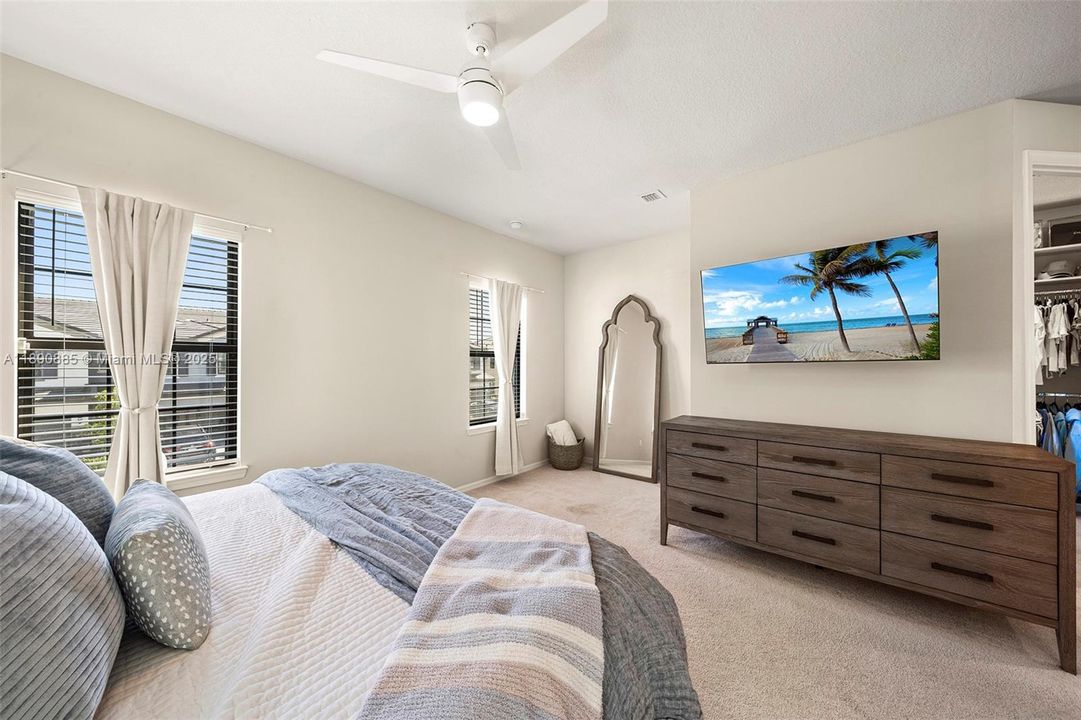 For Rent: $4,500 (3 beds, 2 baths, 1774 Square Feet)