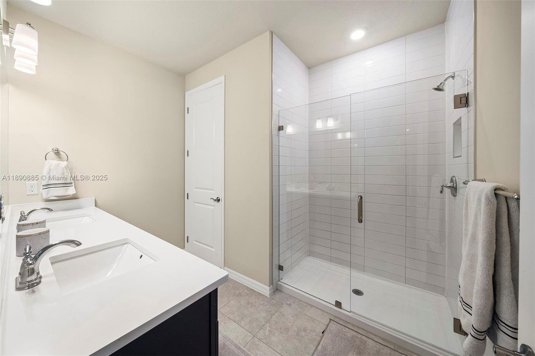 For Rent: $4,500 (3 beds, 2 baths, 1774 Square Feet)