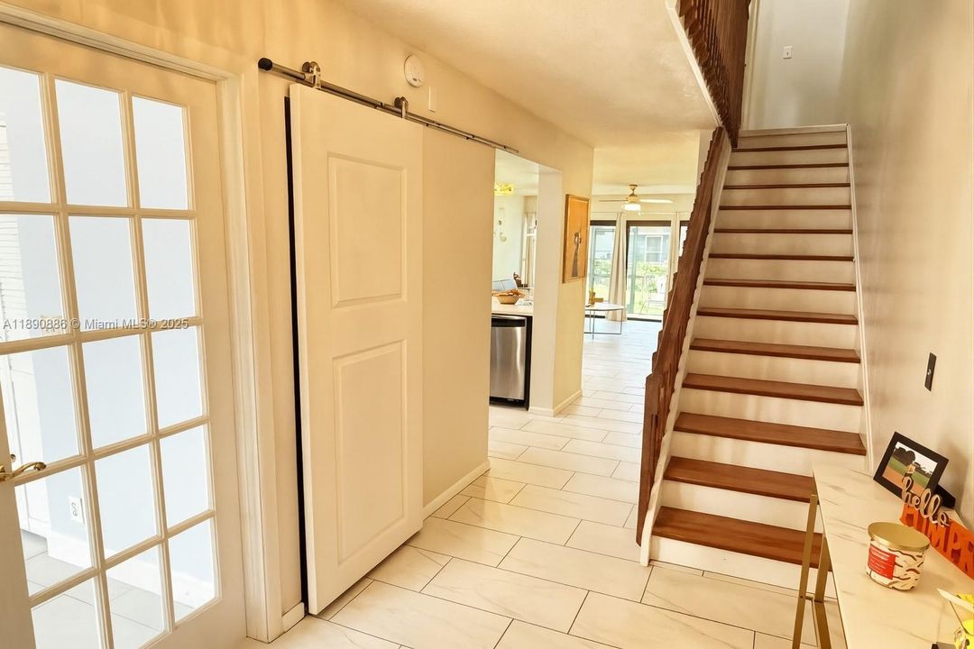 Под контрактом: $375,000 (3 спален, 2 ванн, 1328 Квадратных фут)