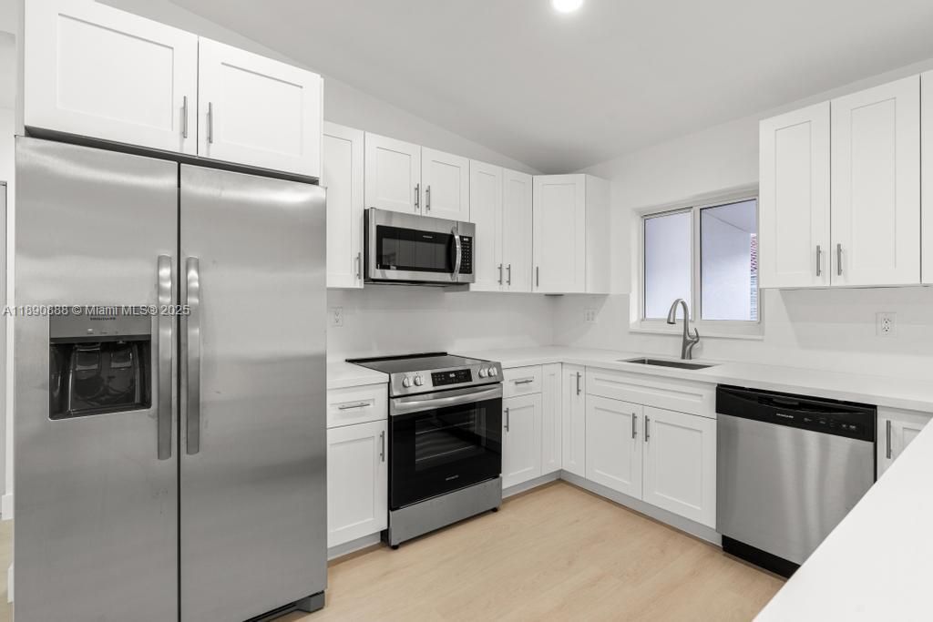 Active With Contract: $649,900 (3 beds, 2 baths, 1447 Square Feet)