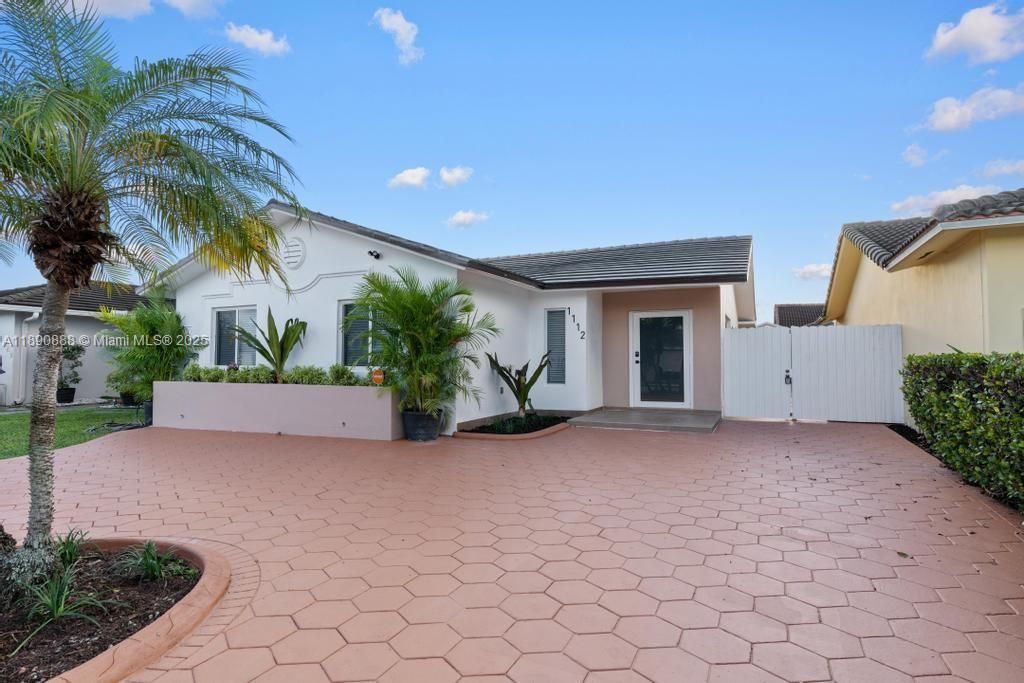 Active With Contract: $649,900 (3 beds, 2 baths, 1447 Square Feet)