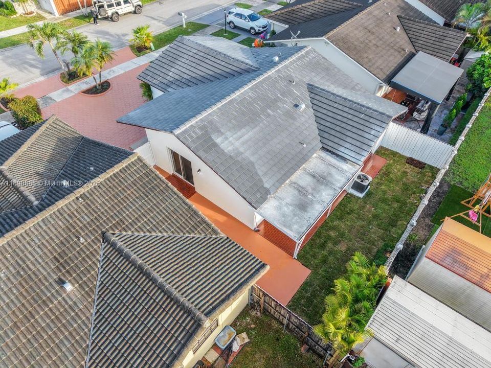 Active With Contract: $649,900 (3 beds, 2 baths, 1447 Square Feet)