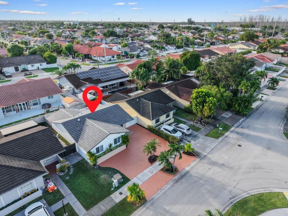 Active With Contract: $649,900 (3 beds, 2 baths, 1447 Square Feet)