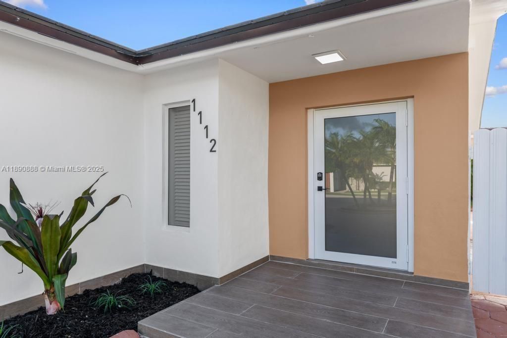 Active With Contract: $649,900 (3 beds, 2 baths, 1447 Square Feet)