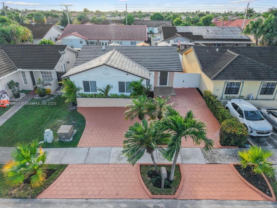 Active With Contract: $649,900 (3 beds, 2 baths, 1447 Square Feet)