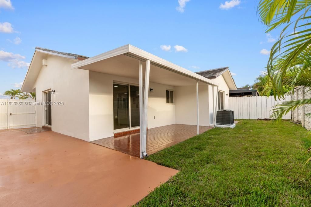 Active With Contract: $649,900 (3 beds, 2 baths, 1447 Square Feet)