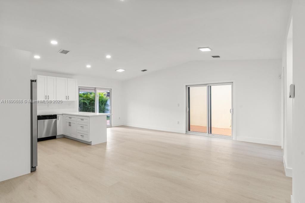 Active With Contract: $649,900 (3 beds, 2 baths, 1447 Square Feet)