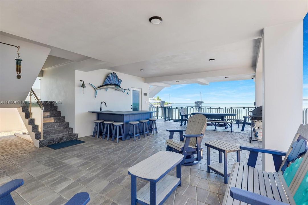 最近售出: $3,645,000 (3 贝兹, 2 浴室, 1620 平方英尺)