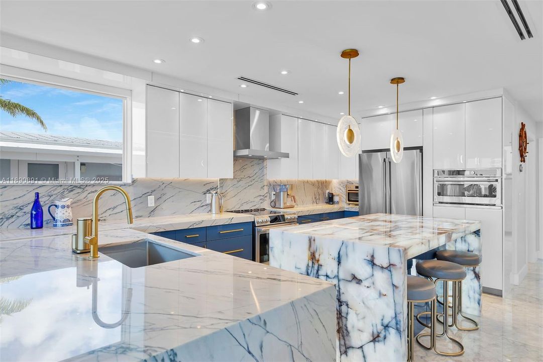 最近售出: $3,645,000 (3 贝兹, 2 浴室, 1620 平方英尺)