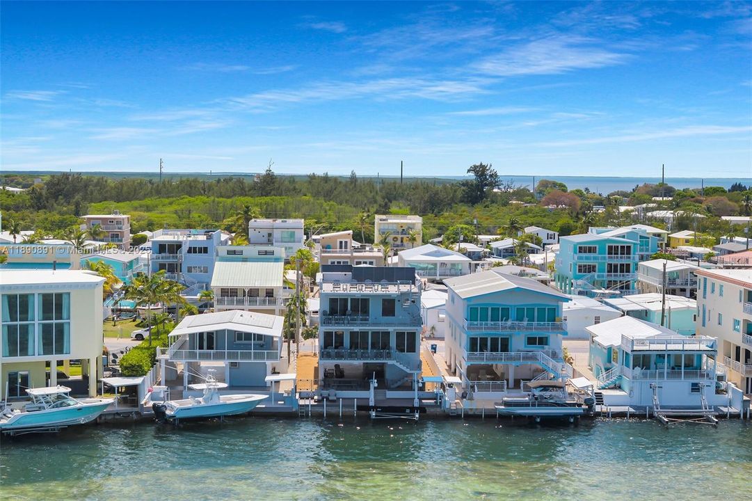 最近售出: $3,645,000 (3 贝兹, 2 浴室, 1620 平方英尺)