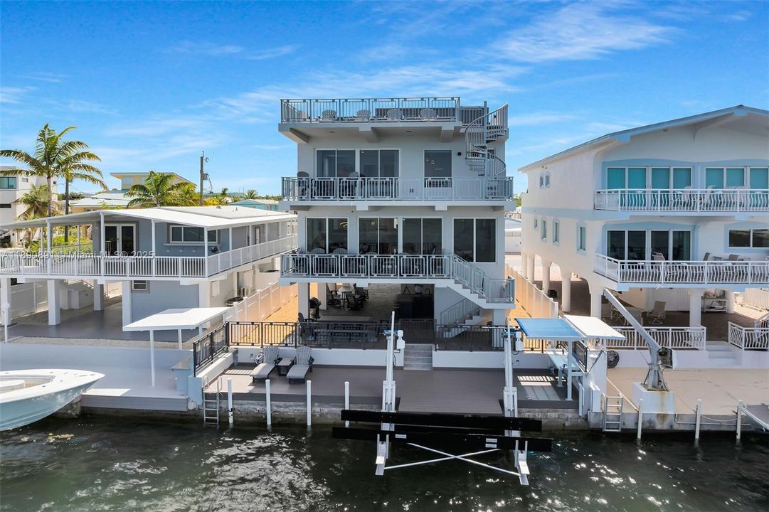 最近售出: $3,645,000 (3 贝兹, 2 浴室, 1620 平方英尺)