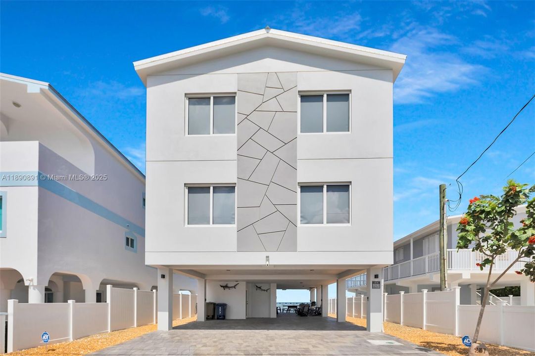 最近售出: $3,645,000 (3 贝兹, 2 浴室, 1620 平方英尺)