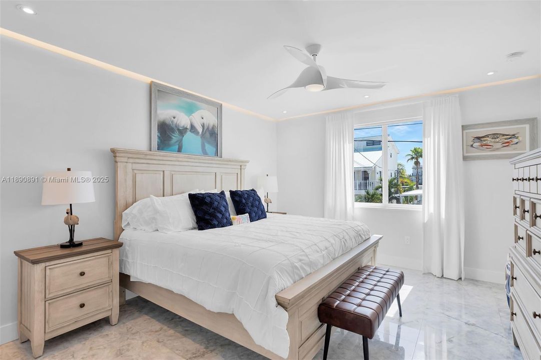 最近售出: $3,645,000 (3 贝兹, 2 浴室, 1620 平方英尺)