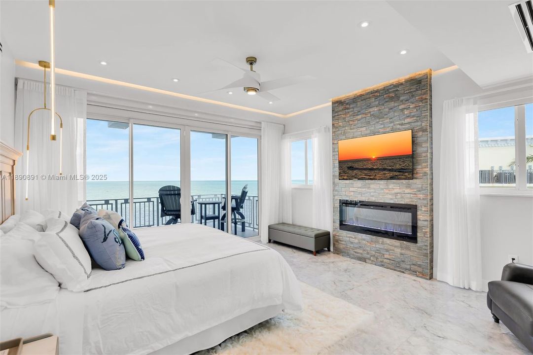 最近售出: $3,645,000 (3 贝兹, 2 浴室, 1620 平方英尺)