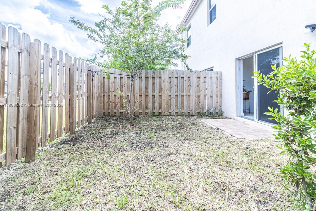 На продажу: $560,000 (3 спален, 2 ванн, 1442 Квадратных фут)