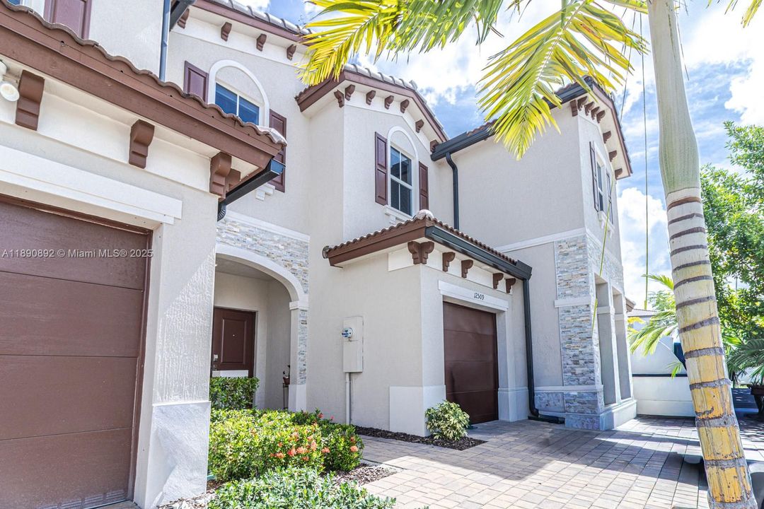 На продажу: $560,000 (3 спален, 2 ванн, 1442 Квадратных фут)