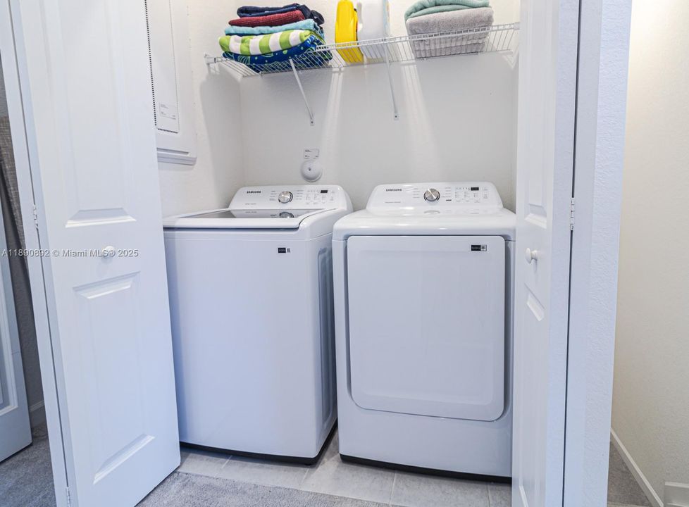 На продажу: $560,000 (3 спален, 2 ванн, 1442 Квадратных фут)