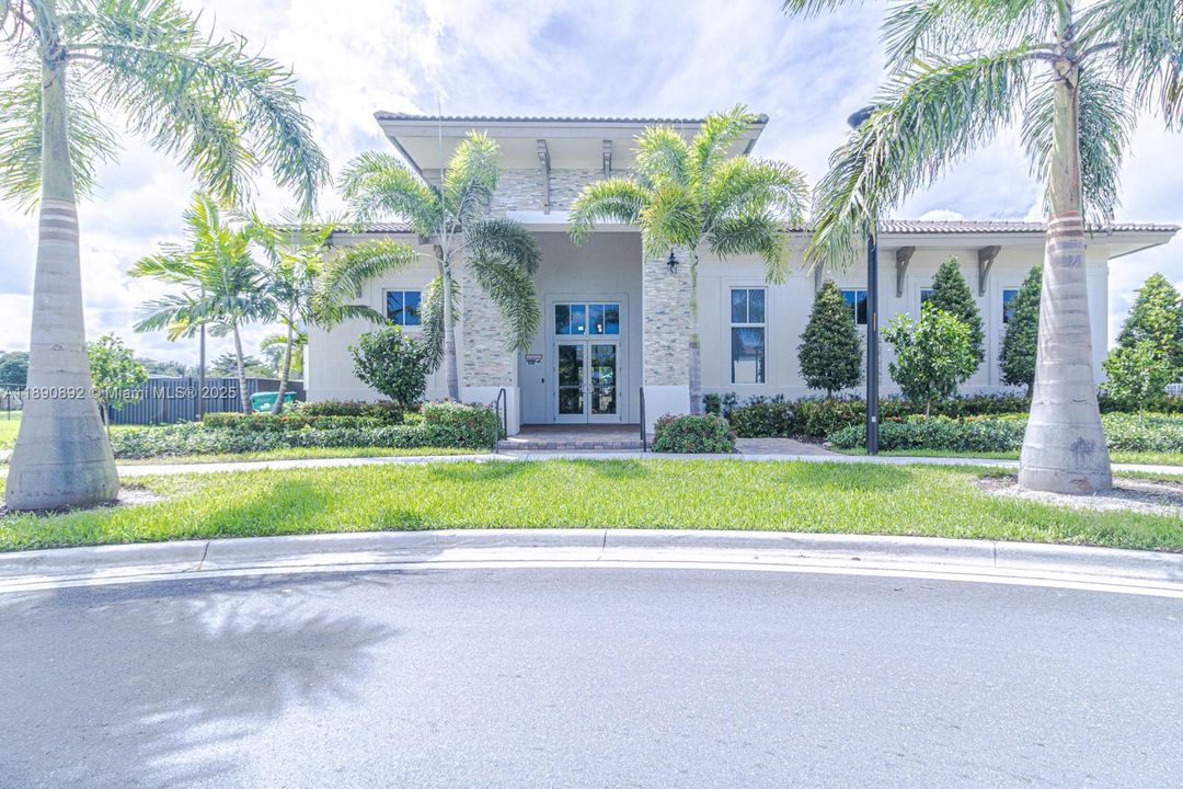 На продажу: $560,000 (3 спален, 2 ванн, 1442 Квадратных фут)