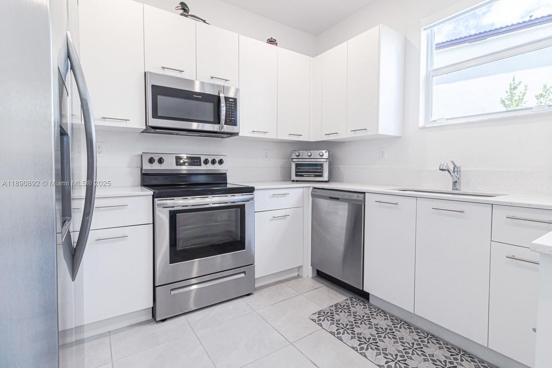 На продажу: $560,000 (3 спален, 2 ванн, 1442 Квадратных фут)