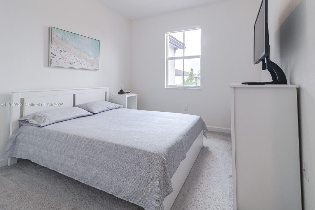 На продажу: $560,000 (3 спален, 2 ванн, 1442 Квадратных фут)