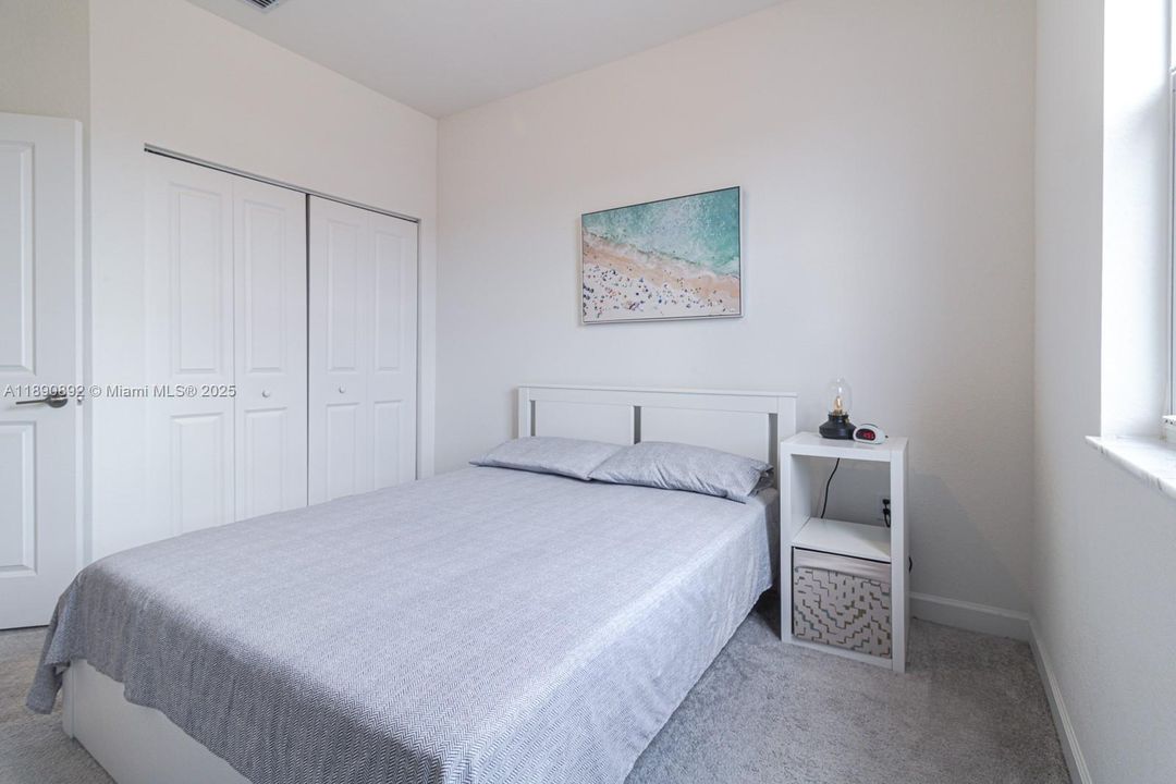 На продажу: $560,000 (3 спален, 2 ванн, 1442 Квадратных фут)