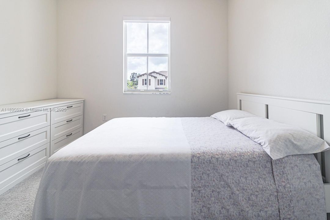 На продажу: $560,000 (3 спален, 2 ванн, 1442 Квадратных фут)