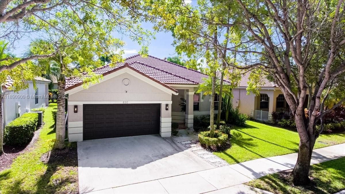 For Sale: $900,000 (4 beds, 2 baths, 1876 Square Feet)