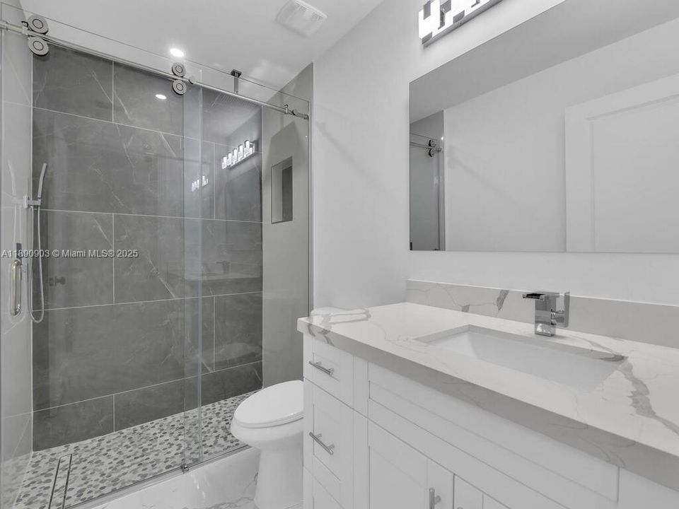 En Venta: $565,000 (0 camas, 0 baños, 2400 Pies cuadrados)