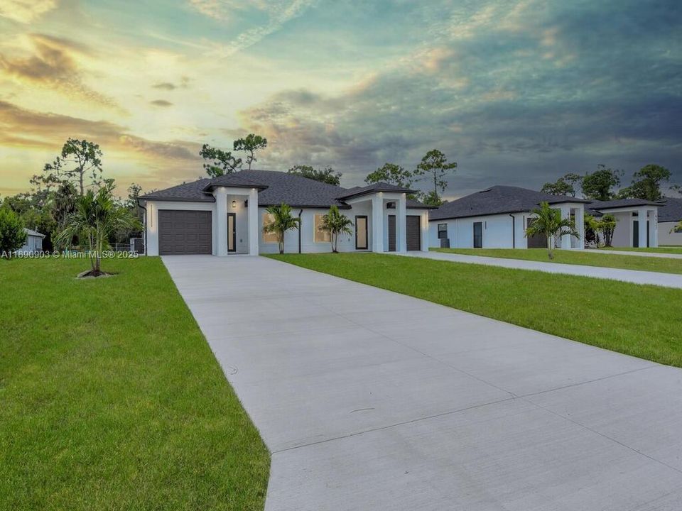 En Venta: $565,000 (0 camas, 0 baños, 2400 Pies cuadrados)