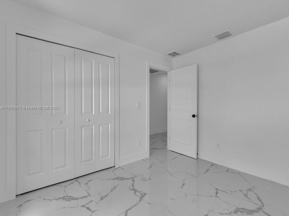 En Venta: $565,000 (0 camas, 0 baños, 2400 Pies cuadrados)