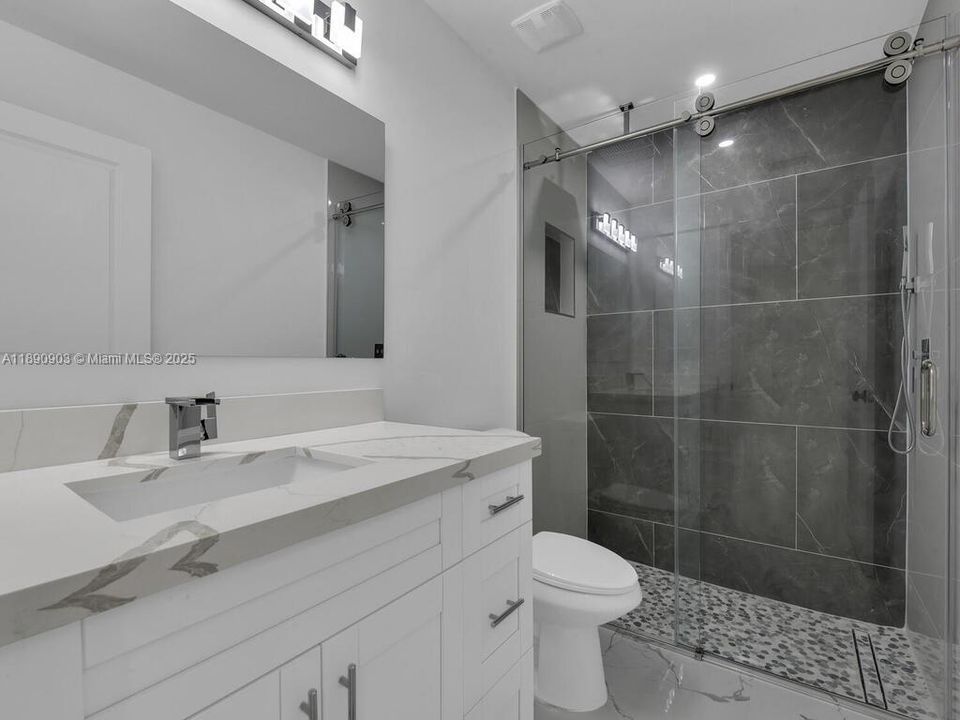 En Venta: $565,000 (0 camas, 0 baños, 2400 Pies cuadrados)