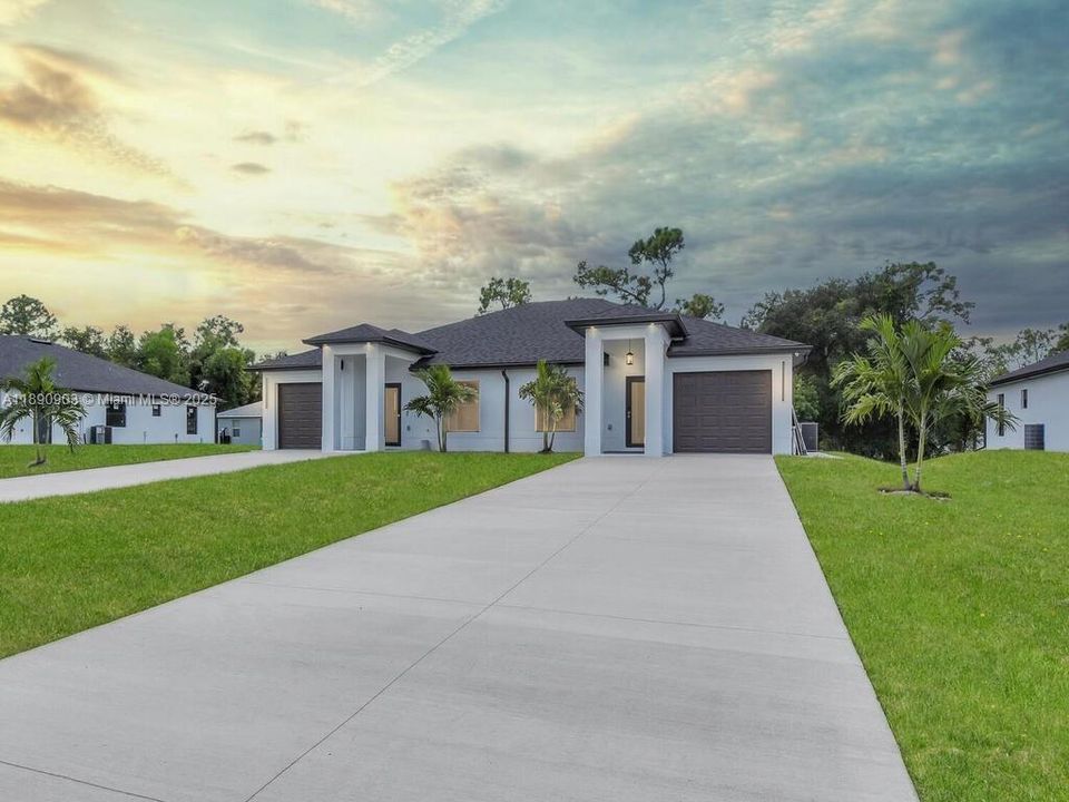 En Venta: $565,000 (0 camas, 0 baños, 2400 Pies cuadrados)