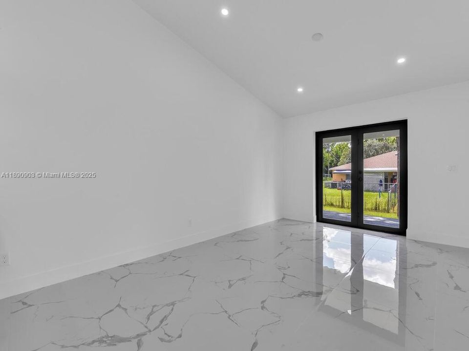 En Venta: $565,000 (0 camas, 0 baños, 2400 Pies cuadrados)