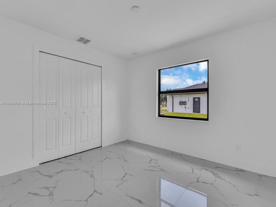 En Venta: $565,000 (0 camas, 0 baños, 2400 Pies cuadrados)