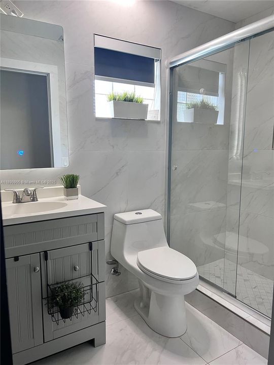 Под контрактом: $4,500 (3 спален, 2 ванн, 1628 Квадратных фут)