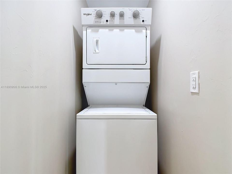 待售: $225,500 (2 贝兹, 2 浴室, 0 平方英尺)