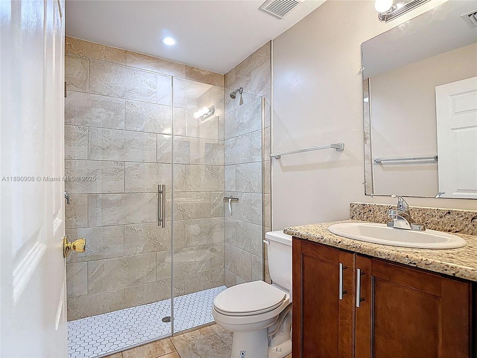 待售: $225,500 (2 贝兹, 2 浴室, 0 平方英尺)