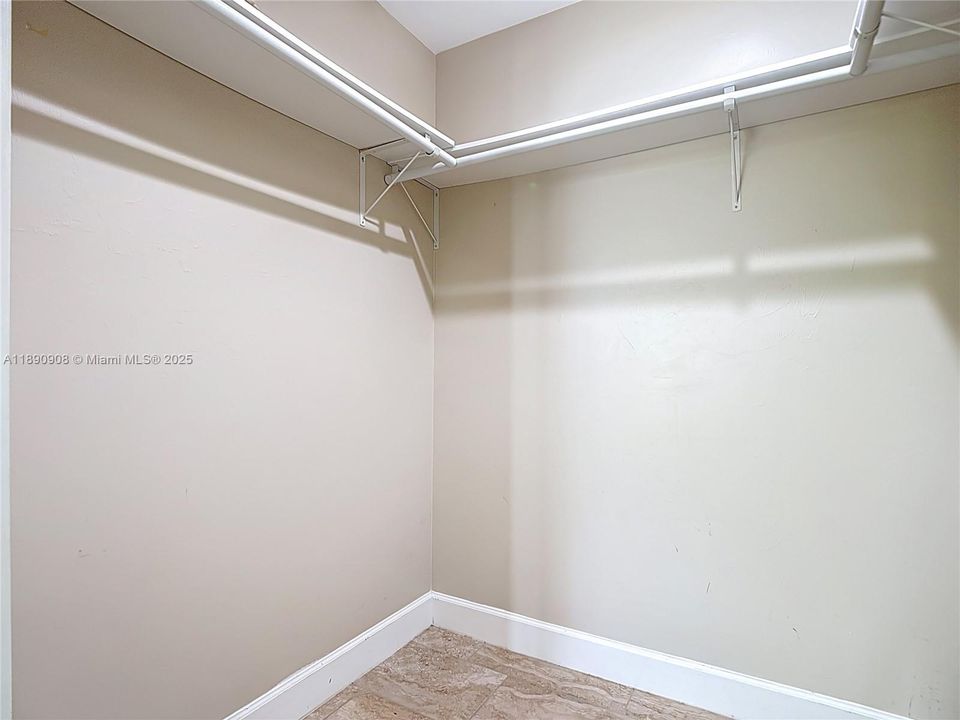 待售: $225,500 (2 贝兹, 2 浴室, 0 平方英尺)