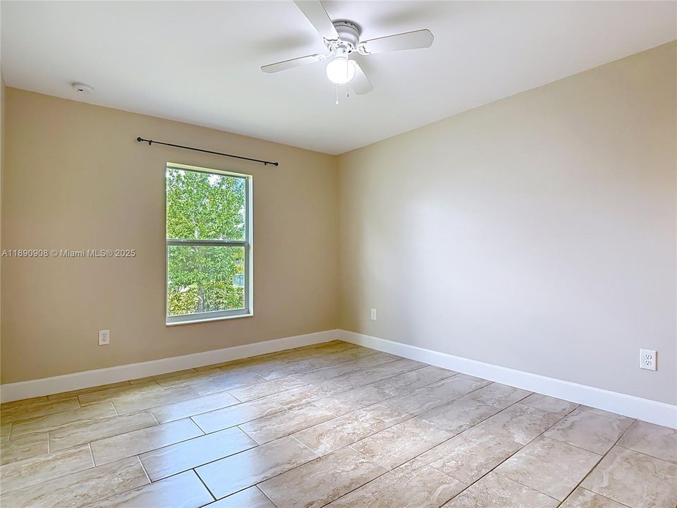 待售: $225,500 (2 贝兹, 2 浴室, 0 平方英尺)