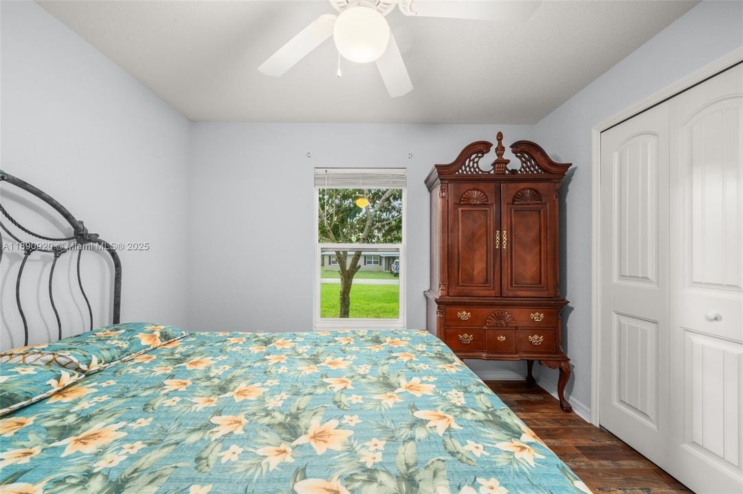 На продажу: $305,000 (3 спален, 0 ванн, 1449 Квадратных фут)