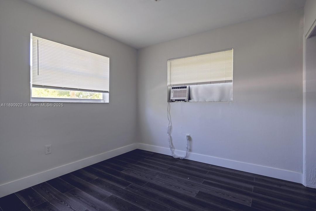 Active With Contract: $1,575 (2 beds, 1 baths, 11536 Square Feet)